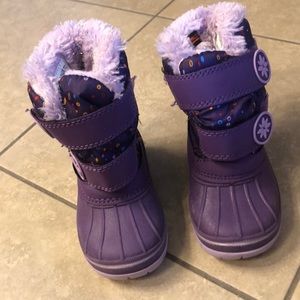 Purple toddler snow boots like new